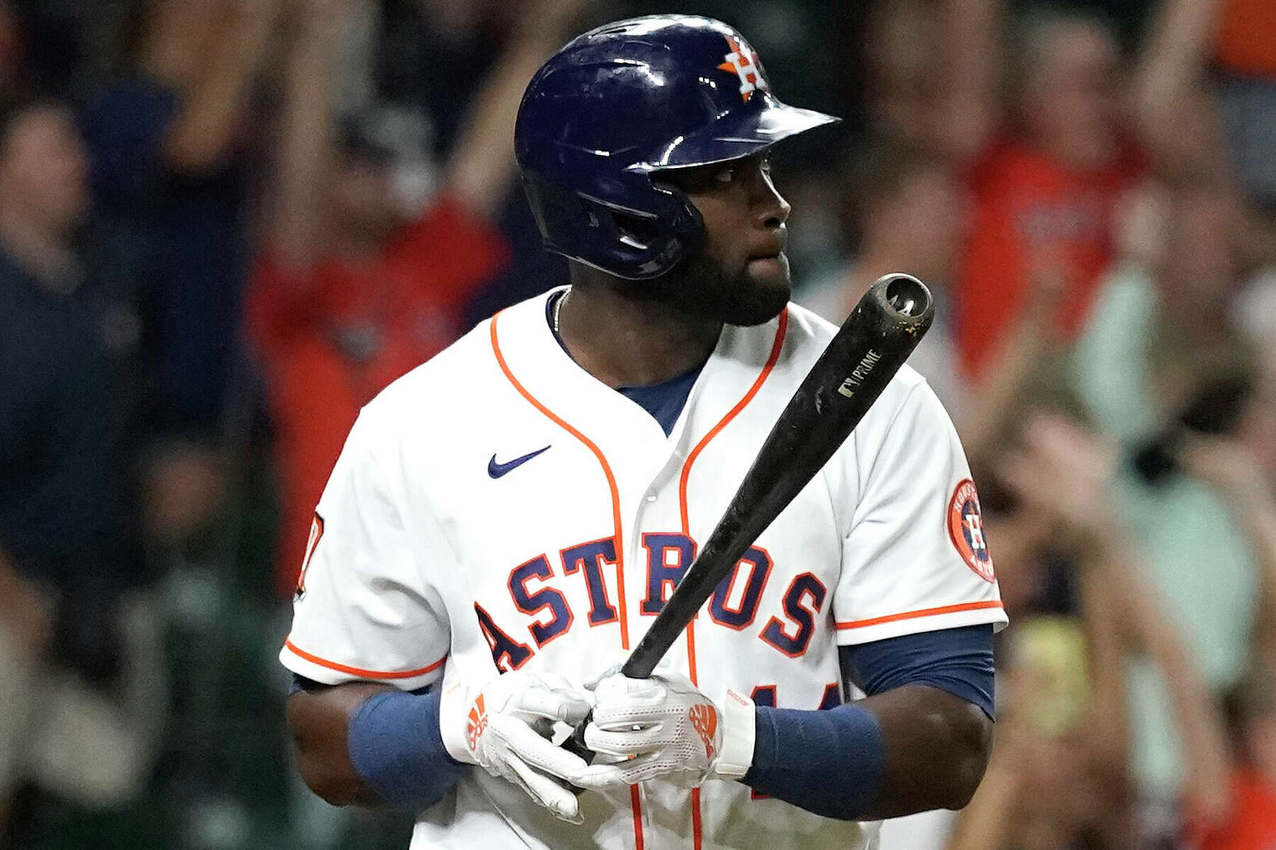 houston-astros-yordan-alvarez-agree-to-six-year-contract-extension