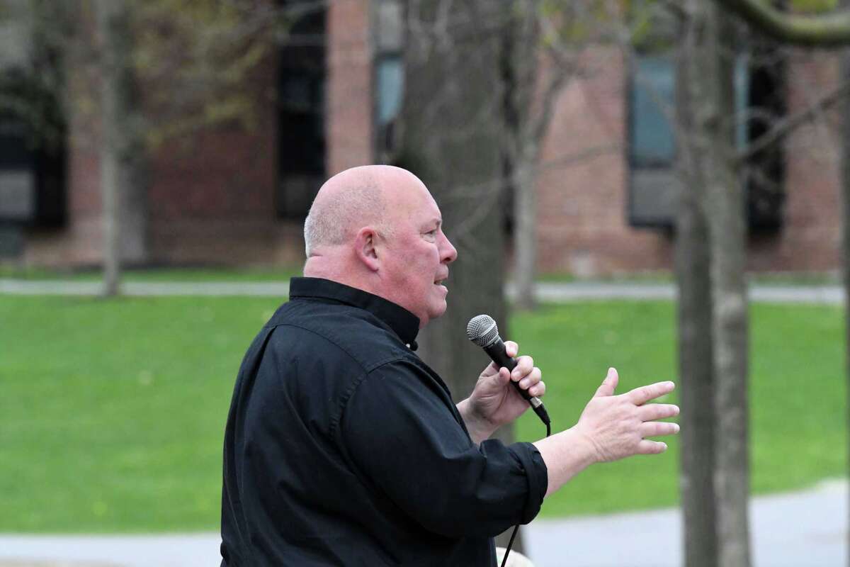 Skidmore College's nontenured faculty demand better pay, plan to unionize