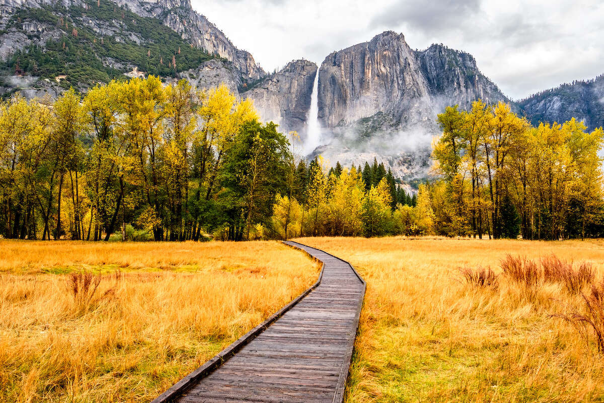 Fall colors and striking backdrops make Yosemite National Park a great place to visit in autumn.
