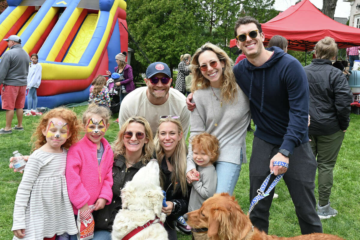 are dogs allowed at the dogwood festival