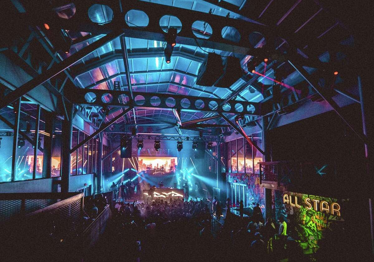 RISE Rooftop, with its massive retractable roof, hosts national and regional musicians. 