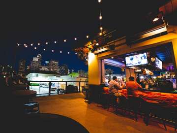 Houston rooftop bars for best drinks, food and views