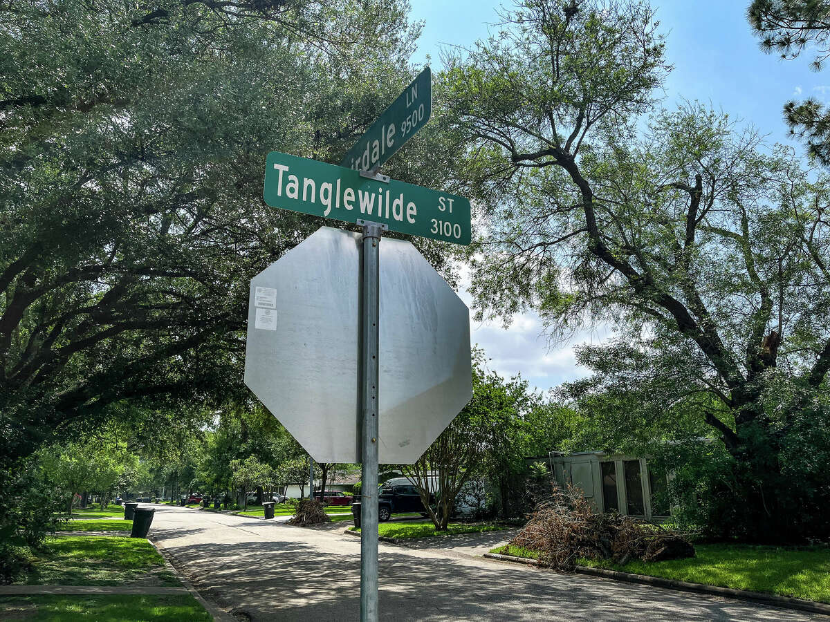 Residents in a southwest Houston neighborhood found a decapitated goat and chicken inside of a box at the intersection of Tanglewilde Street and Fairdale Lane on Thursday. 