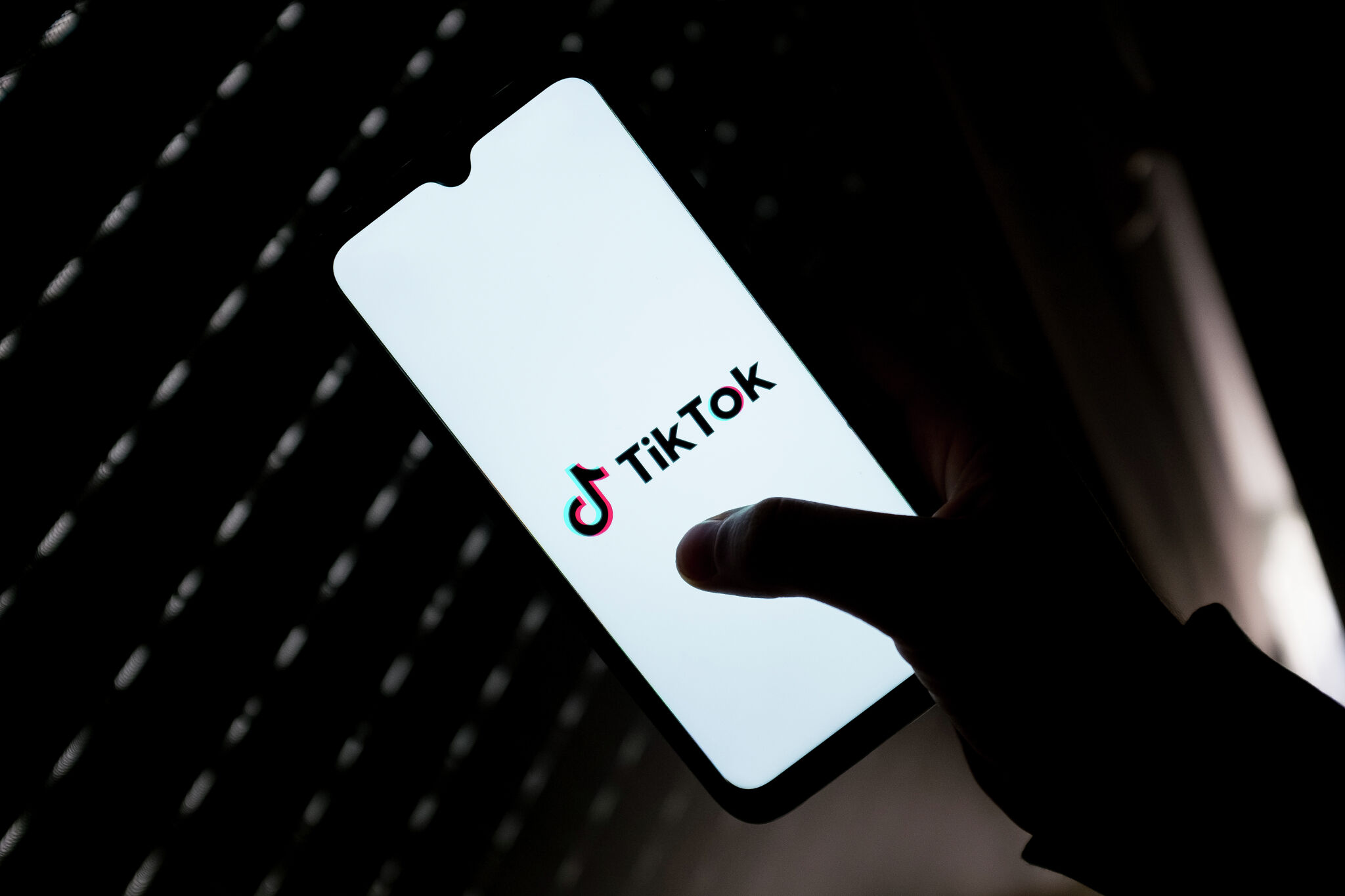 Texas parents sue TikTok after 8-year-old dies during challenge - Vimarsana News