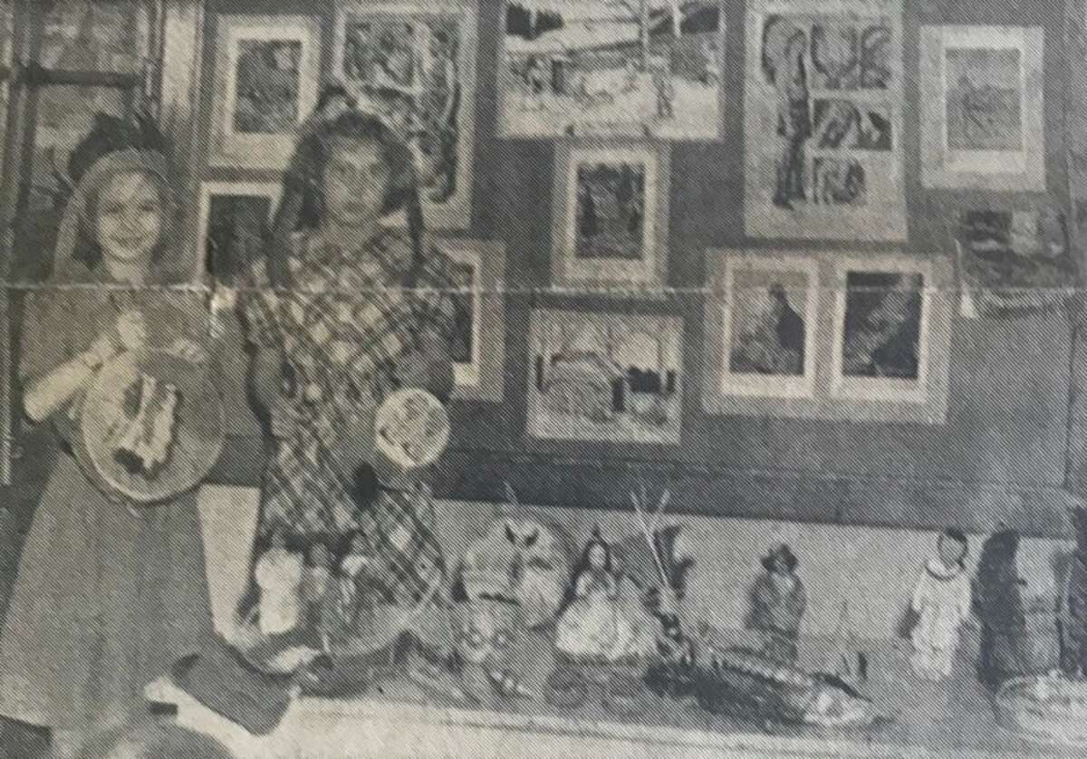 Sugnet third graders in Mrs. David Cady's room are, from left, Mary Day and Karen Gebhardt. They studied the dress and tools of Native Americans. November 1950