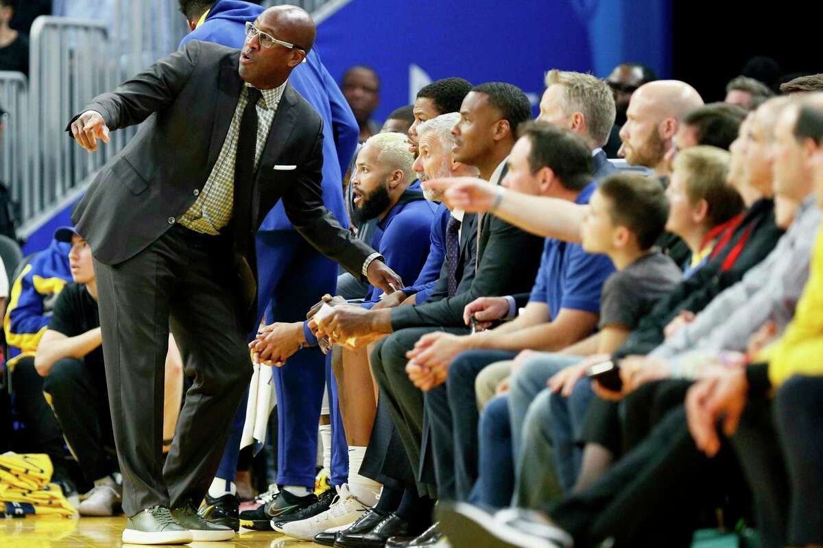 How Mike Brown’s time with the Warriors will help with Kings. Golden State Warriors assistant coach Mike Brown talks to Warriors players on the bench in the first period of an NBA game against the Boston Celtics at Chase Center on Friday, Nov. 15, 2019, in San Francisco, Calif.