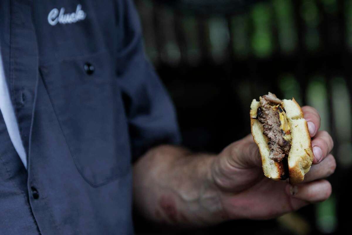 How to make the best smashburger at home on your grill