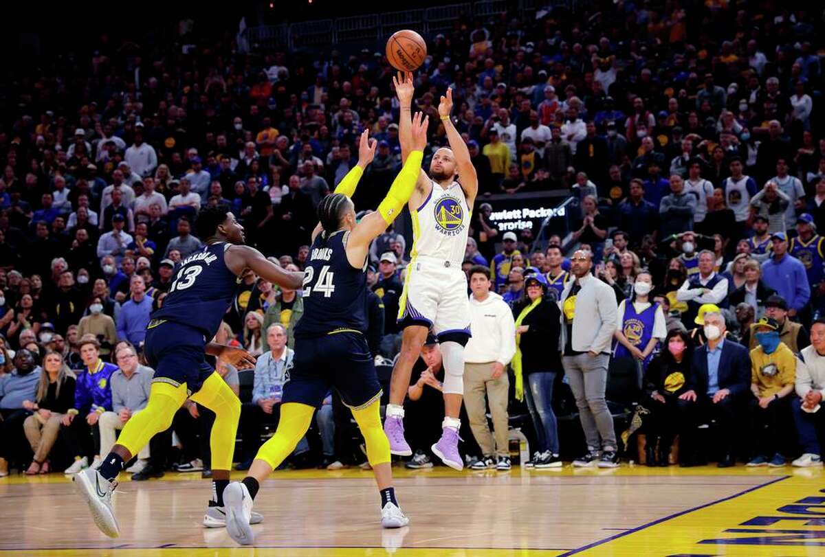 NBA play-in tournament: Grizzlies beat Stephen Curry, Warriors in OT -  Sports Illustrated