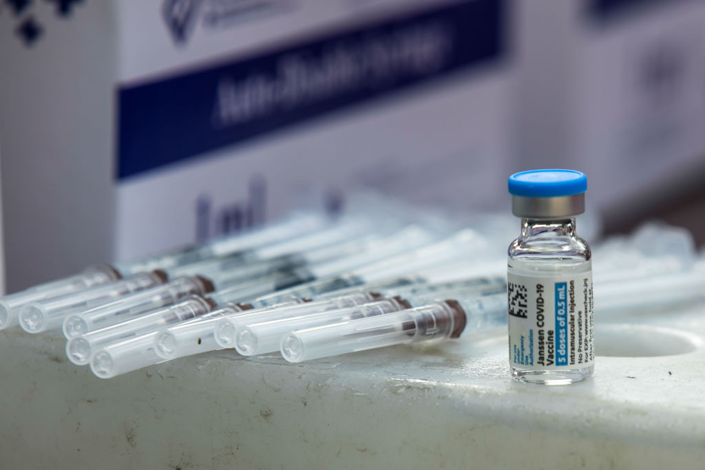 Food and Drug Administration limits use of Johnson & Johnson Janssen vaccines to certain individuals - Vimarsana News