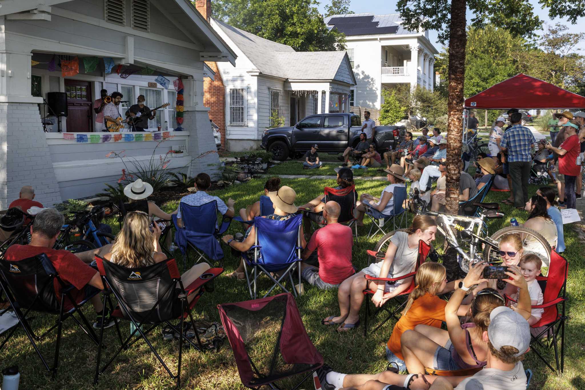 Neighborhood associations can boost value, happiness - Vimarsana News
