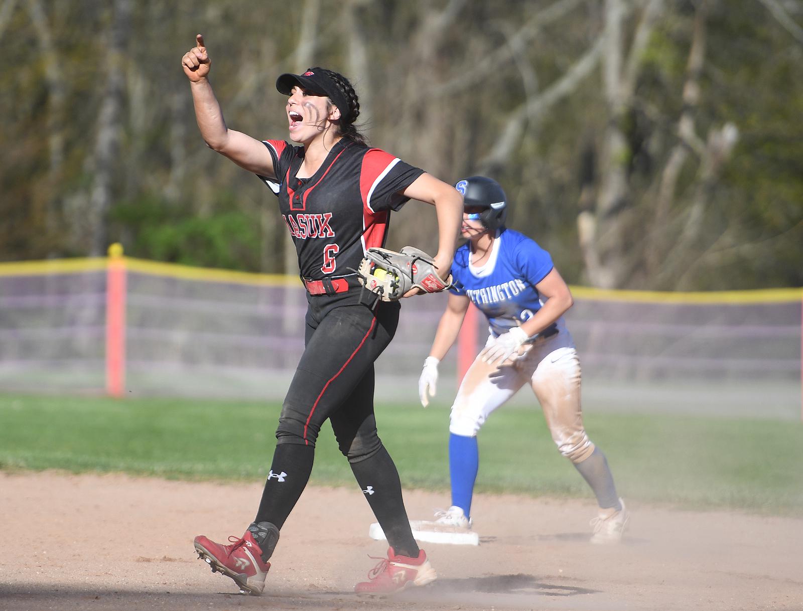 No. 3 Masuk softball, Gallant hand No. 2 Southington first loss - Vimarsana News