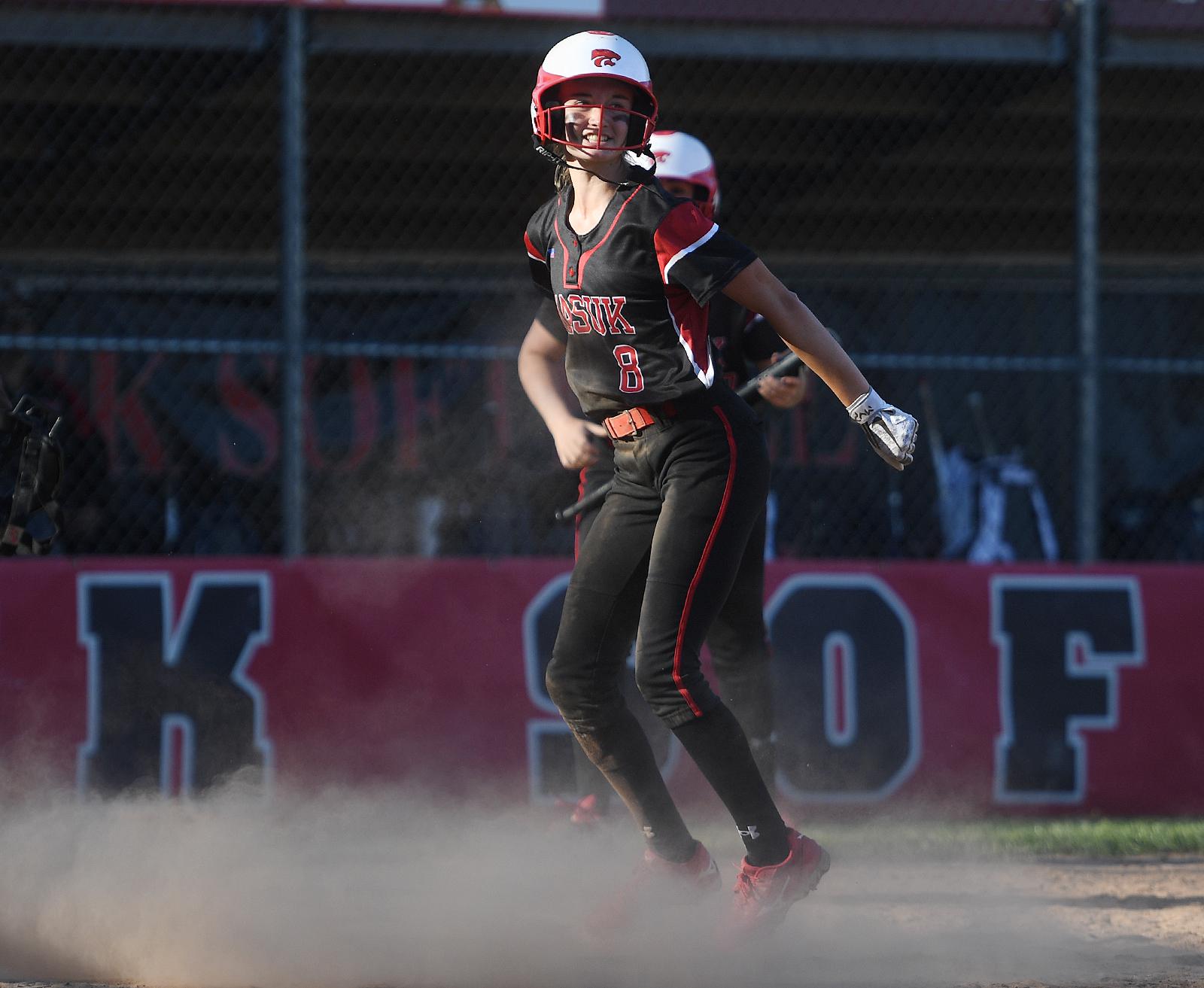 Jeff Jacobs: Natalie Lieto flexes her home run power in No. 3 Masuk's win over No. 2 Southington - Vimarsana News