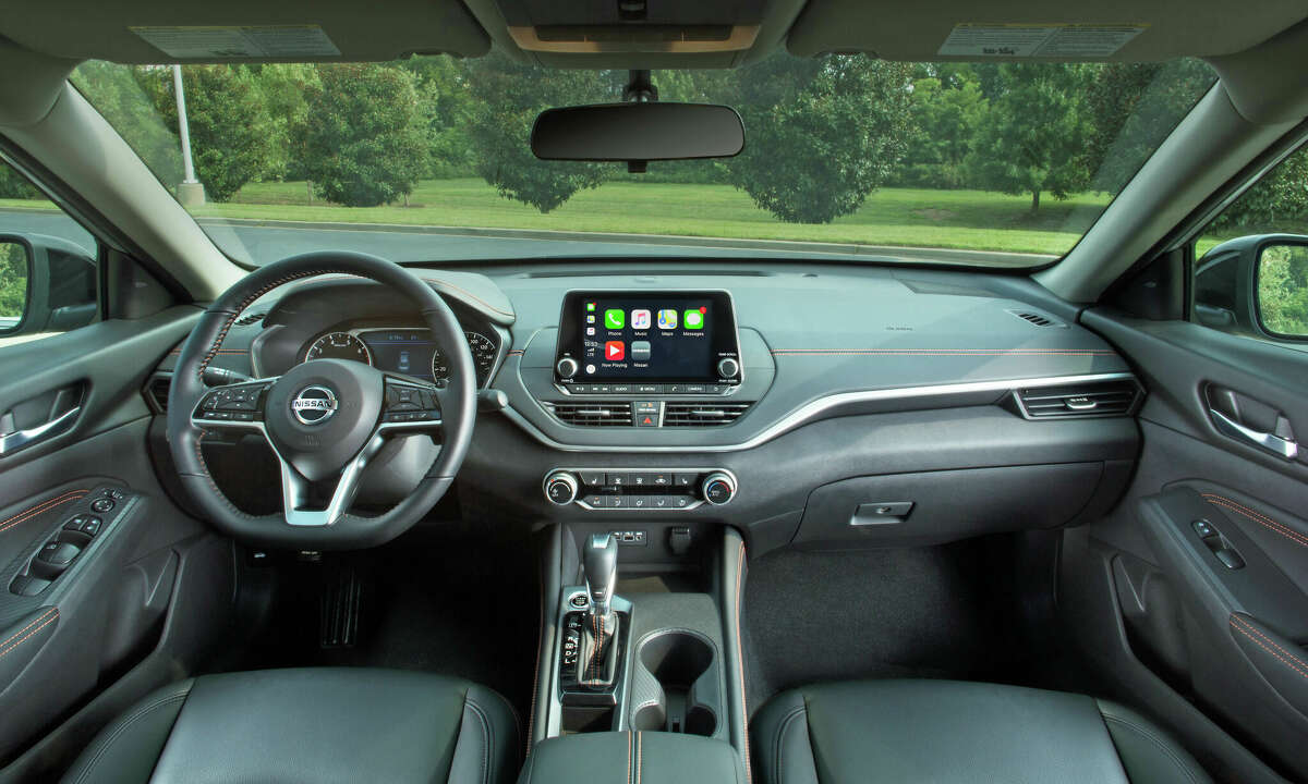 The cockpit of the 2022 Nissan Altima SR model is shown with the Midnight Edition Package.