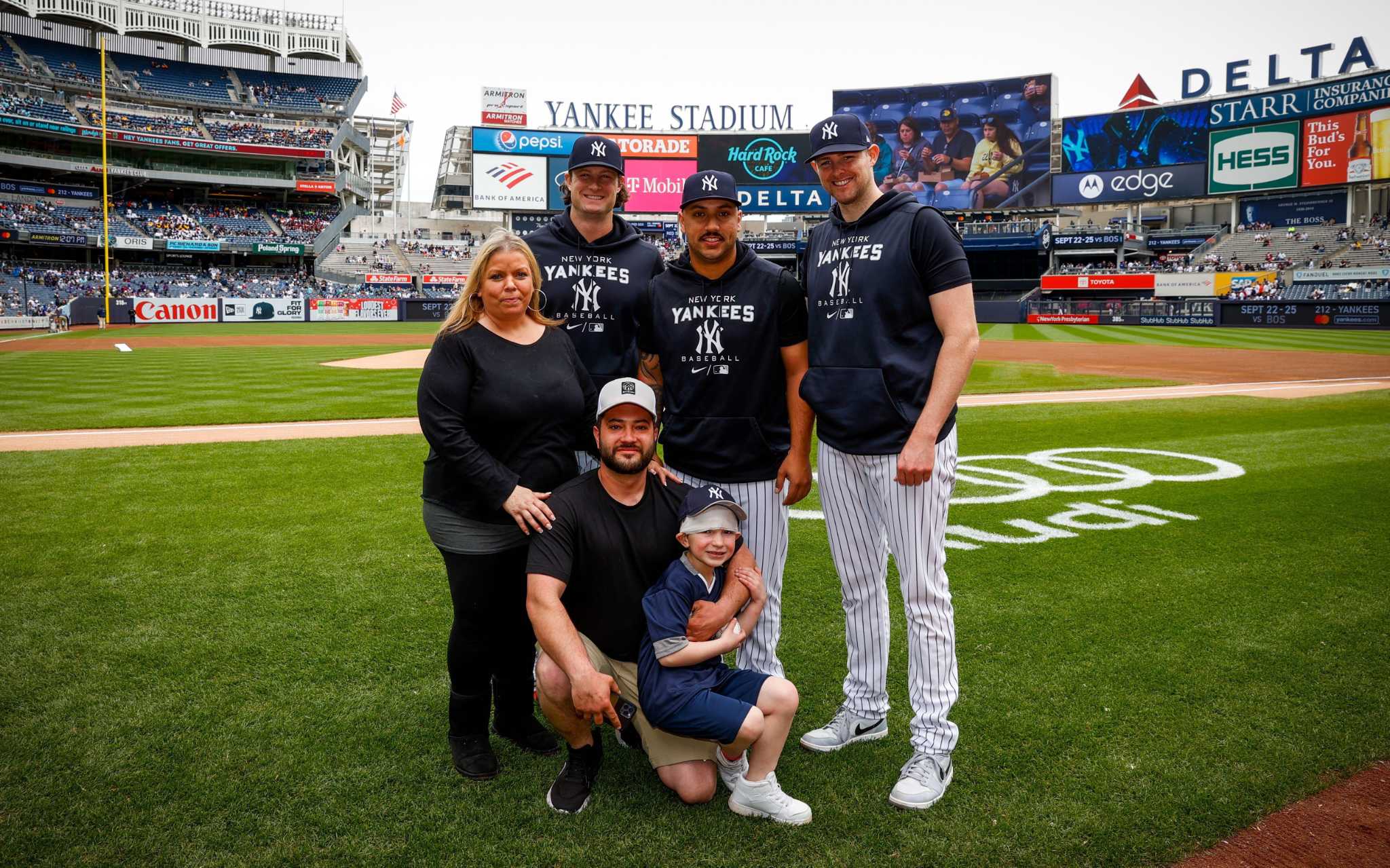 Yankees host Bridgeport boy burned by gasoline - Vimarsana News