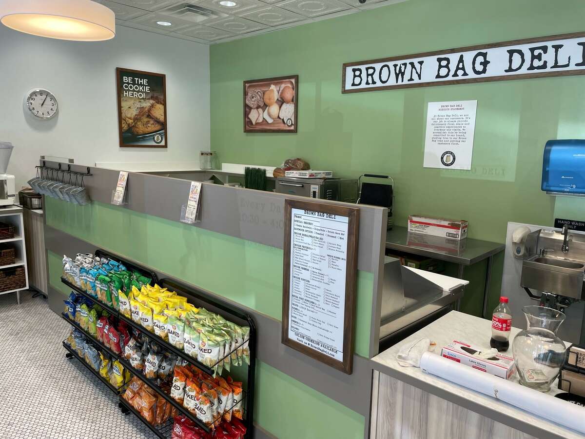 Brown Bag Deli opened a new Texas Medical Center this week as it expands its Houston real estate footprint. 