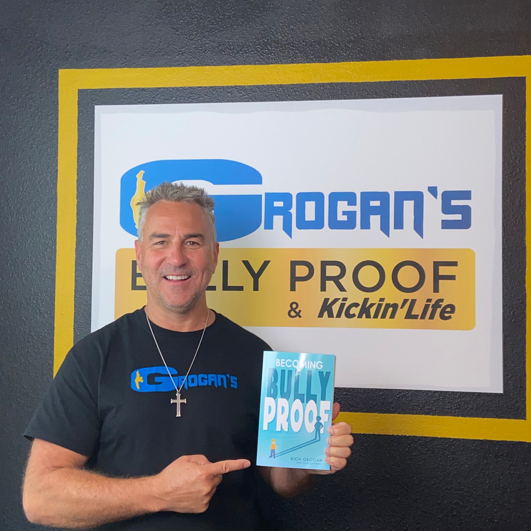 Former Edwardsville PE teacher publishes book to help kids become 'bully proof' - Vimarsana News