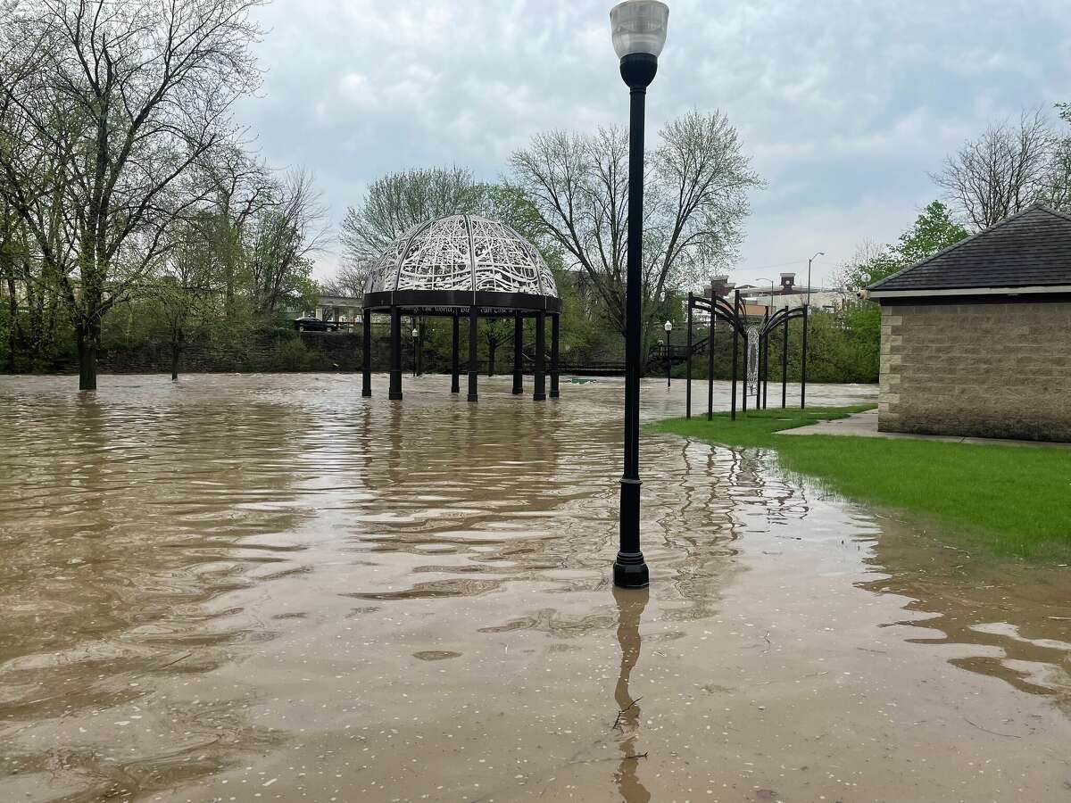 Hemlock Street, Michigan Avenue in Big Rapids closed due to heavy rains ...