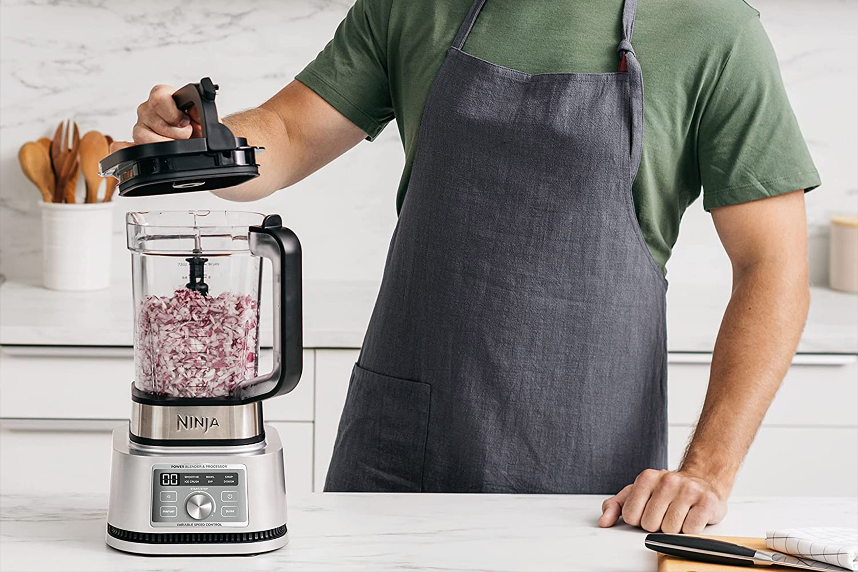 This 3-in-1 Ninja Foodi is a blender, food processor and dough mixer all in  one