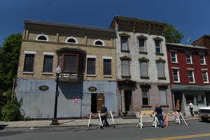 Demolition of buildings closes part of Albany's South Pearl Street