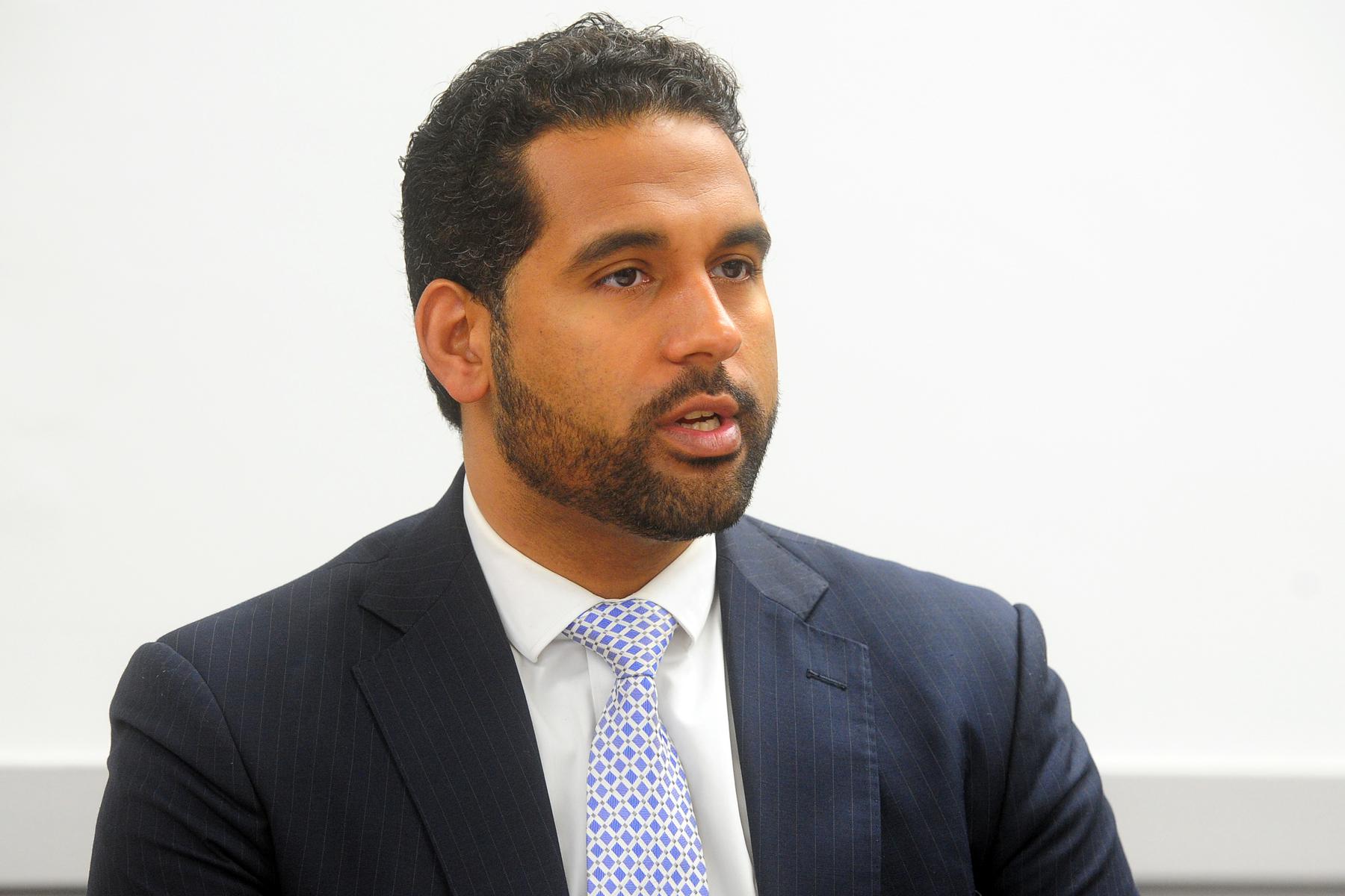 Judge denies separate trials for Bridgeport state senator, former school board member - Vimarsana News