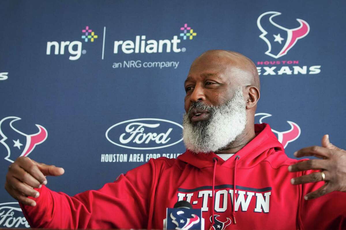 Texans coach Lovie Smith is embracing a schedule that has his team opening and closing against the Colts.