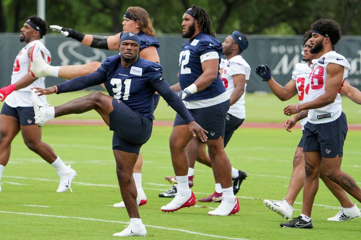 Houston Texans running back Dameon Pierce (31) warms up during Texans Rookie Mini Camp Friday, May 13, 2022 in Houston.