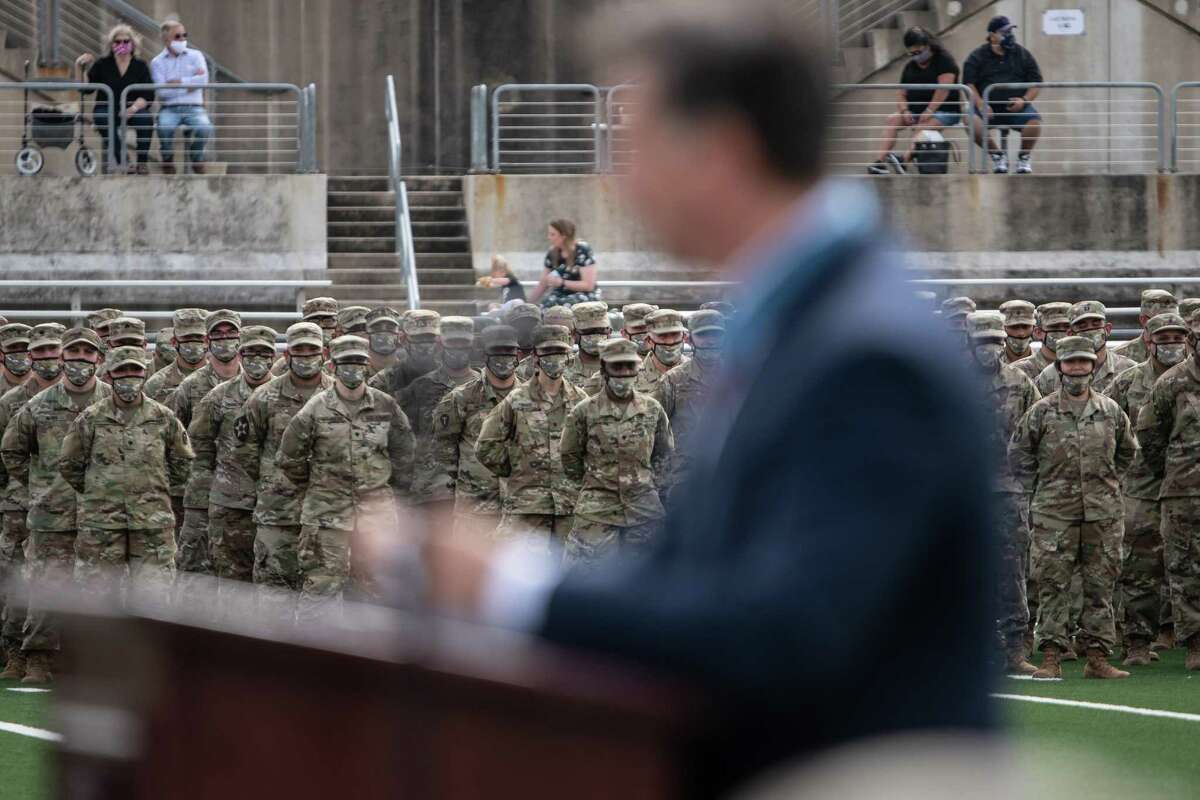 Medal of Honor recipient Staff Sgt. David Bellavia addresses 36th Infantry Division soldiers in Austin in 2020 as the Texas Army National Guard unit prepared to leave for the Middle East for a nine-month deployment. (Sergio Flores/San Antonio Express News)