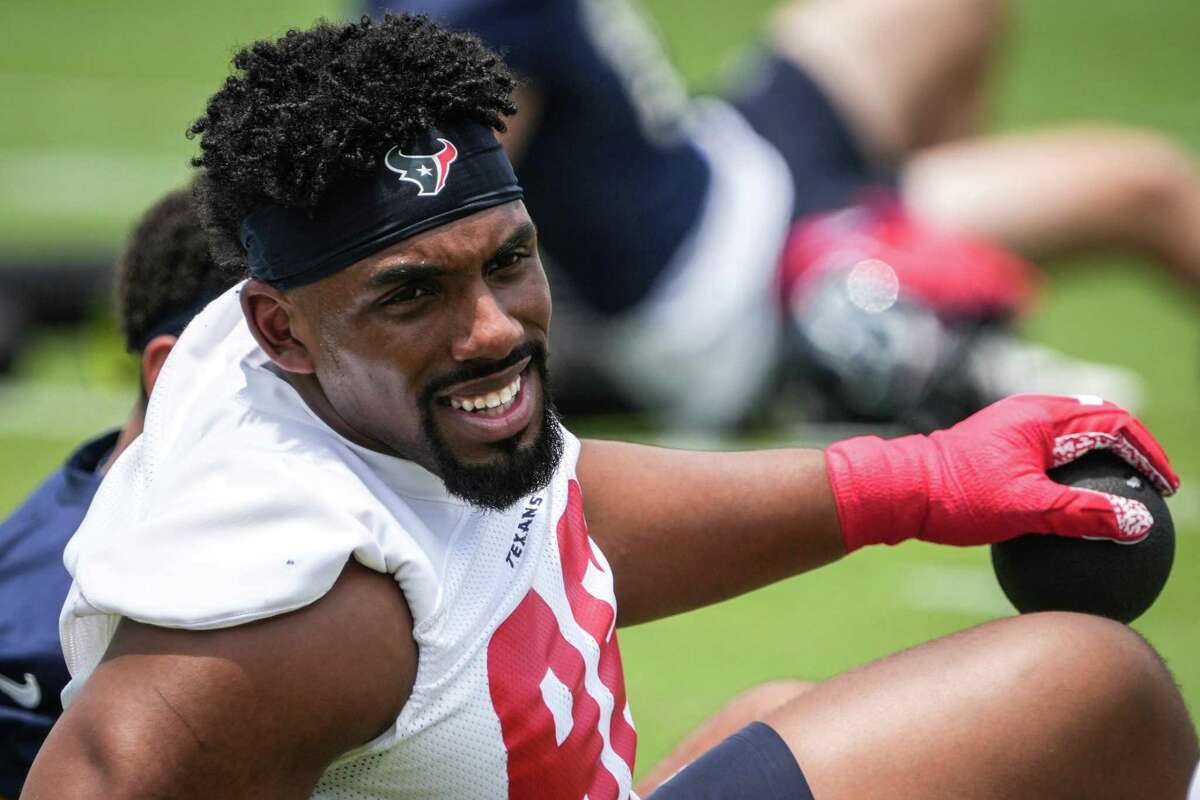 Befitting his Stanford background, Texans rookie defensive lineman Thomas Booker takes a studious approach to improving his game.