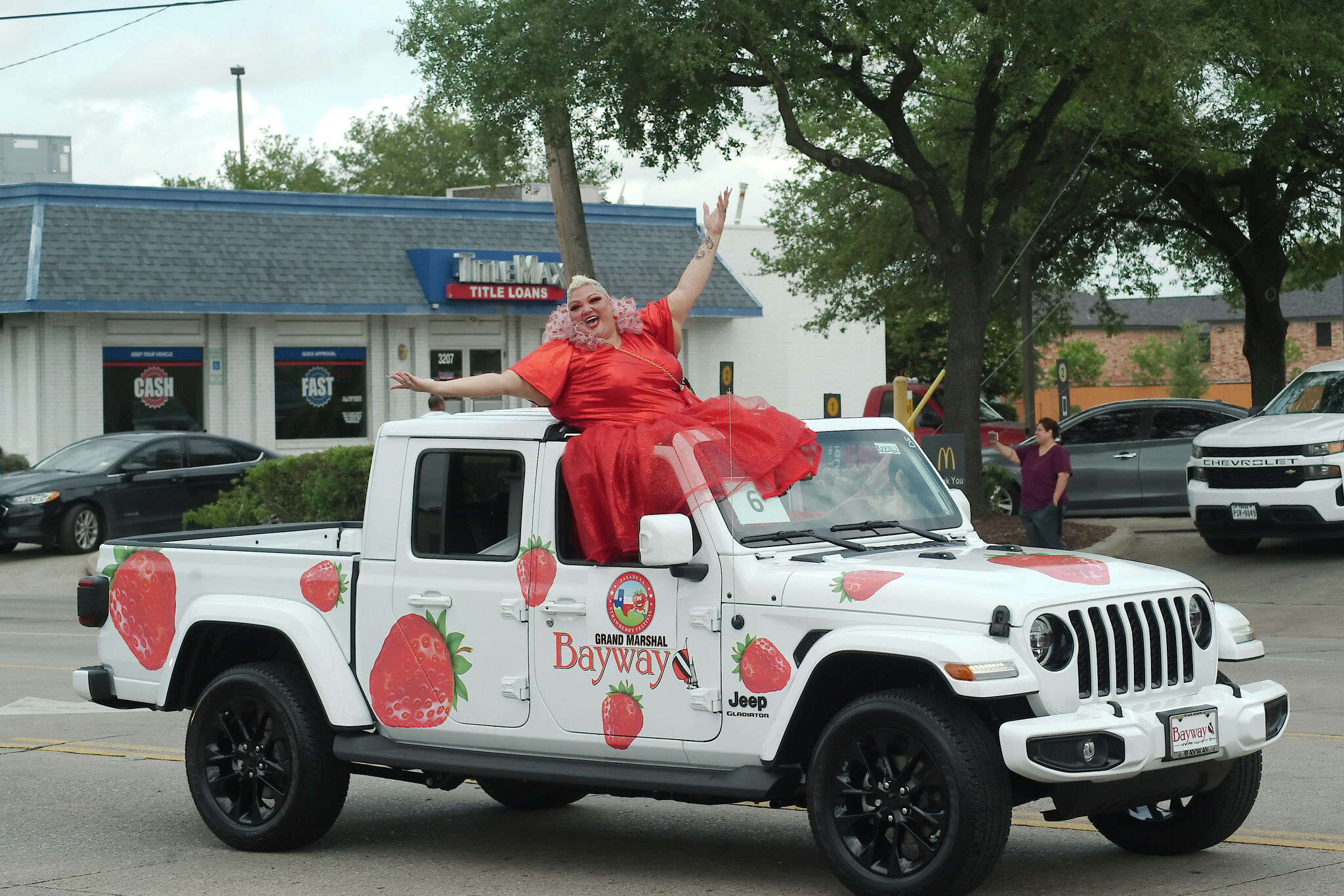 Pasadena Strawberry Festival Parade kicks off celebration