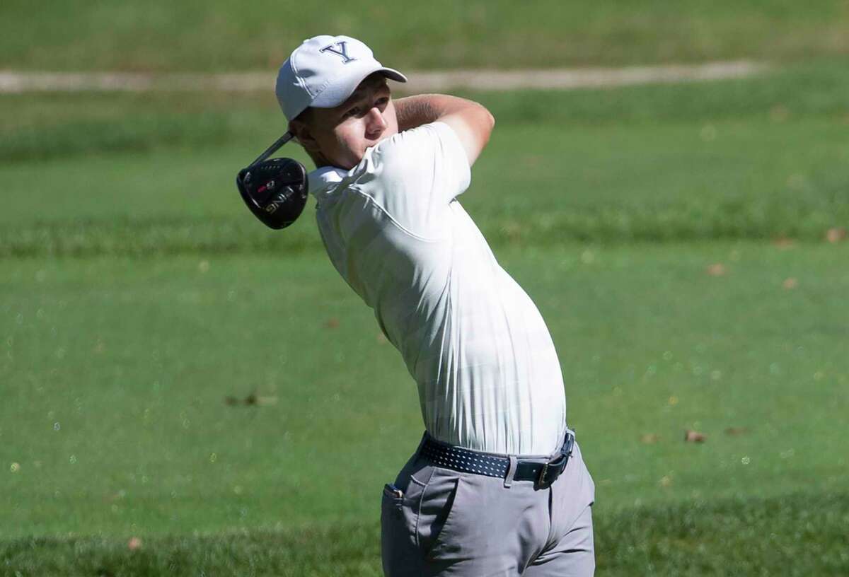 Ben Carpenter of Darien will face Richard Dowling for Connecticut Amateur golf championship on Friday.