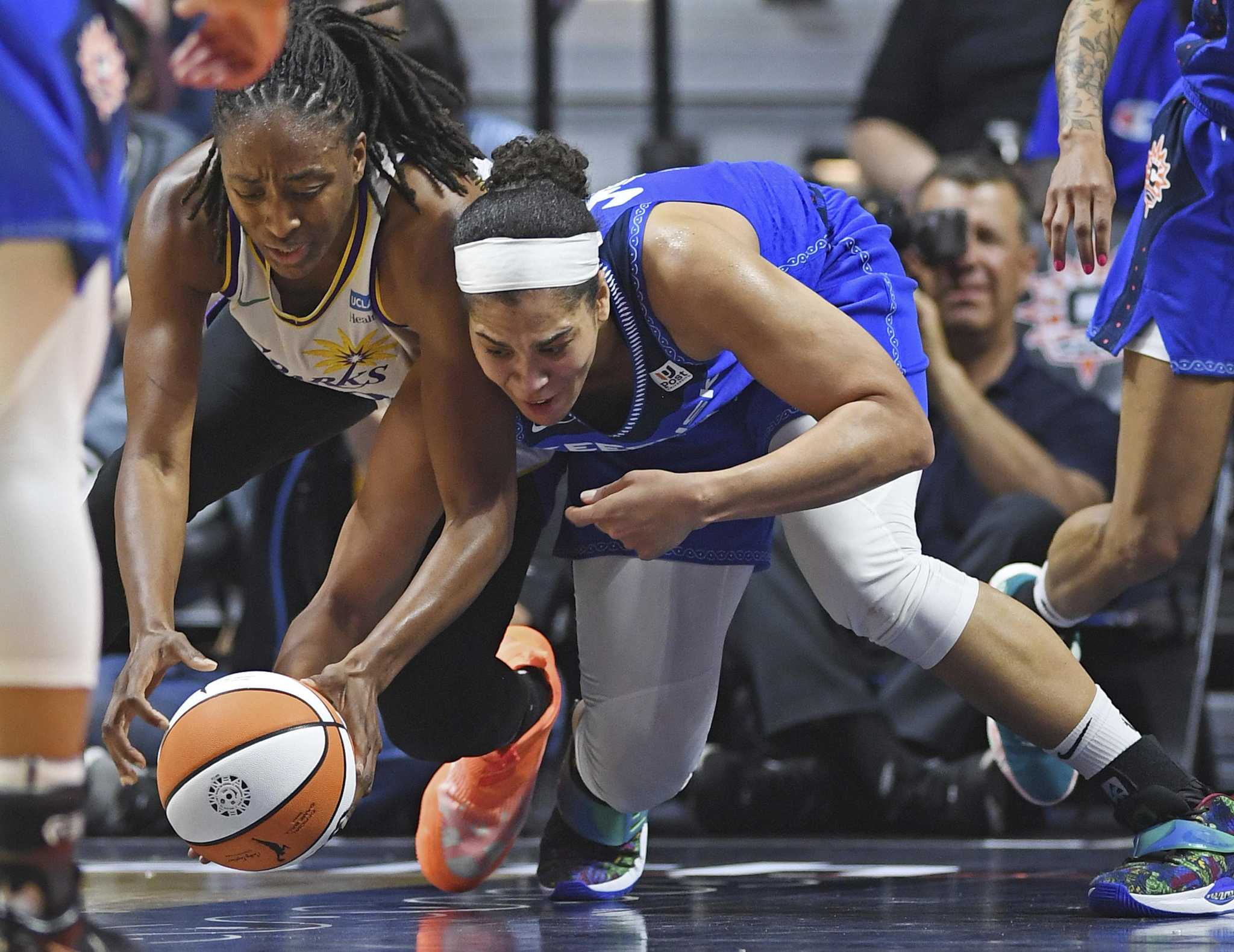 All-Star Nneka Ogwumike scores 27 with 12 boards to lead LA Sparks