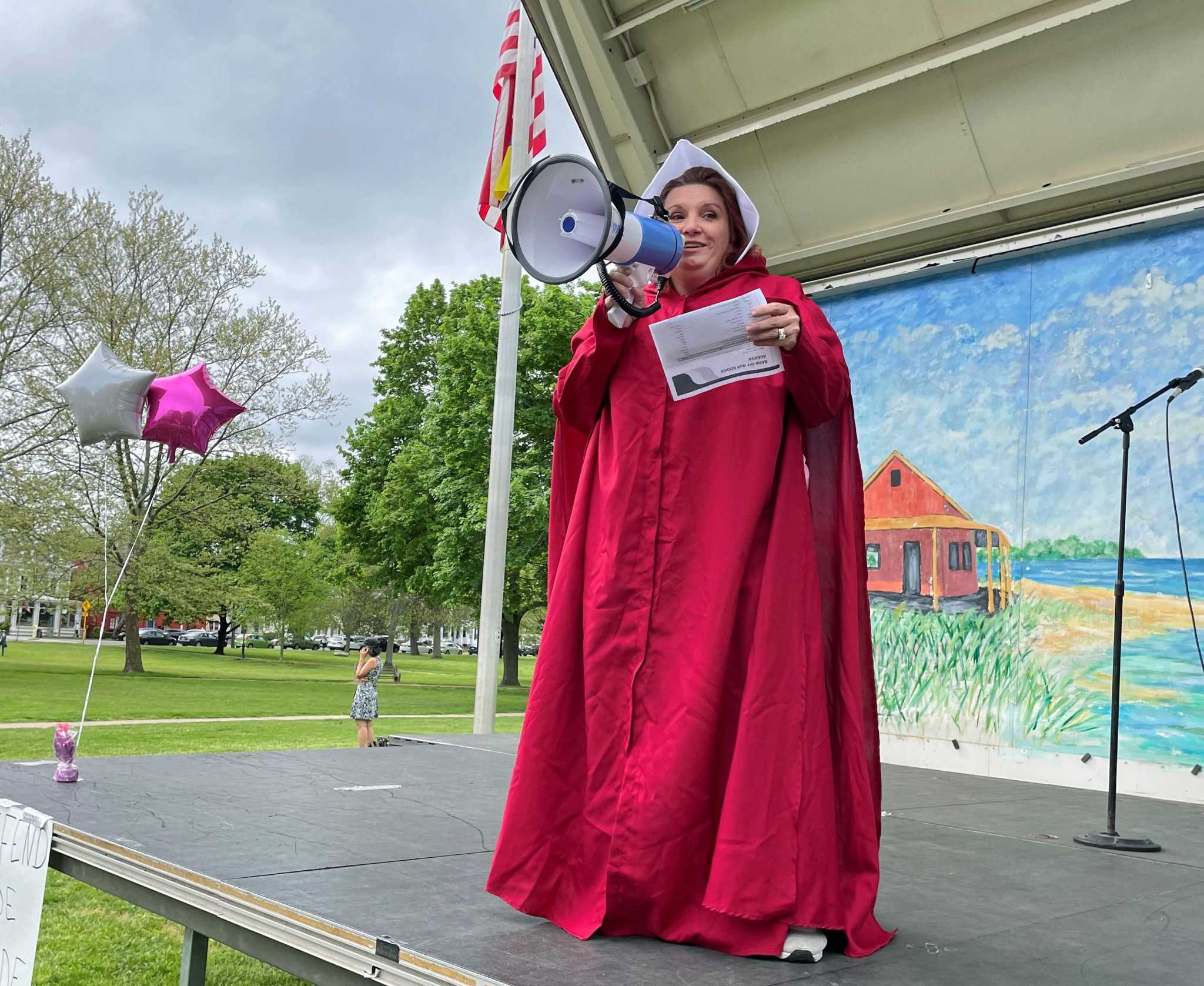 Abortion-rights supporters rally in Guilford Saturday: 'I don't want my rights taken' - Vimarsana News
