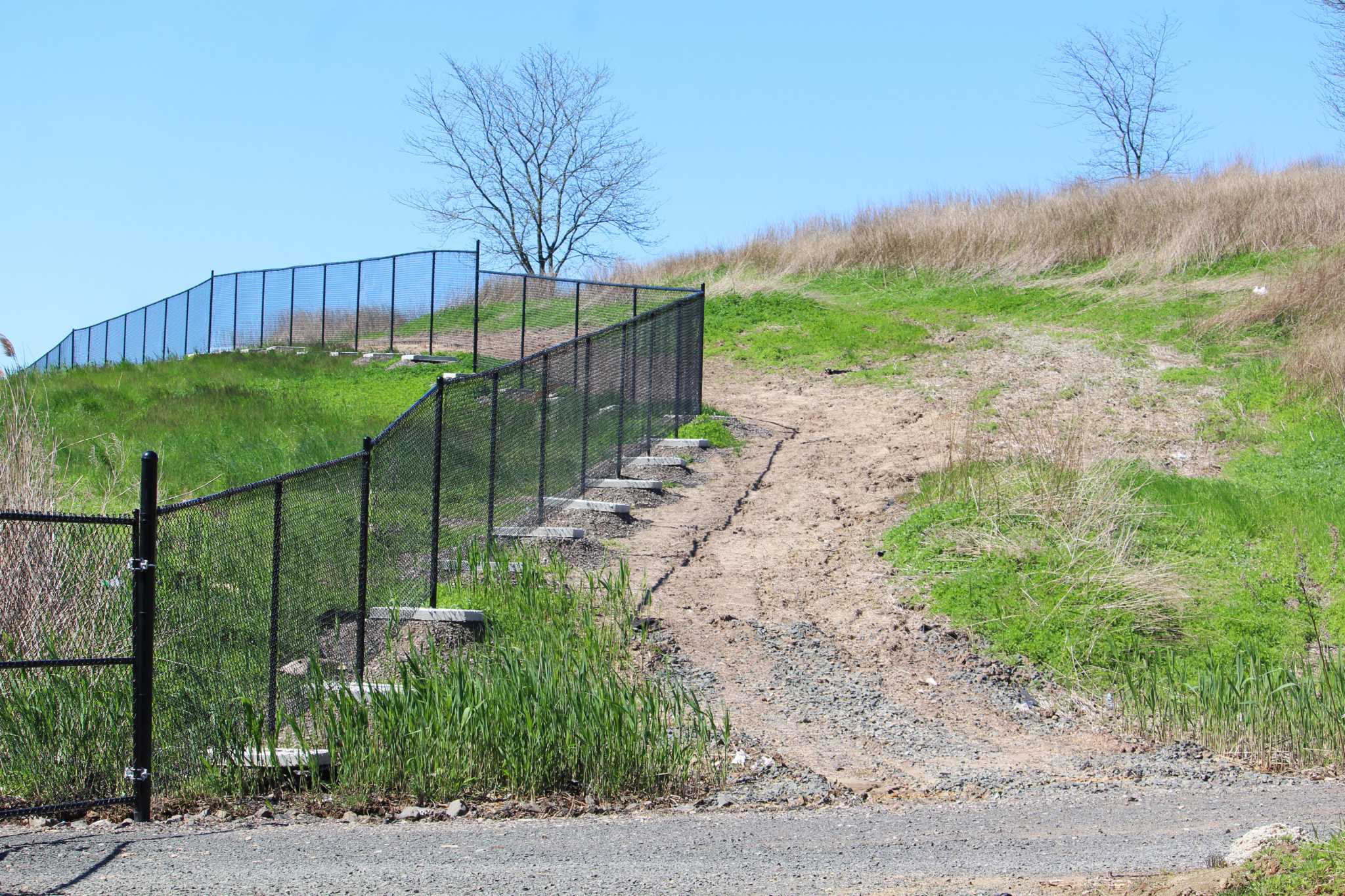Middletown transforms old landfill into nature hiking trail - Vimarsana News