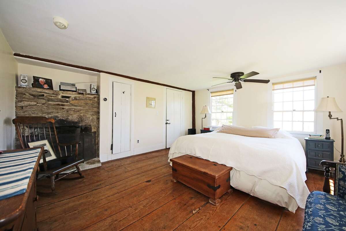 Antique farmhouse in Redding with guest cottage listed for 1.4M