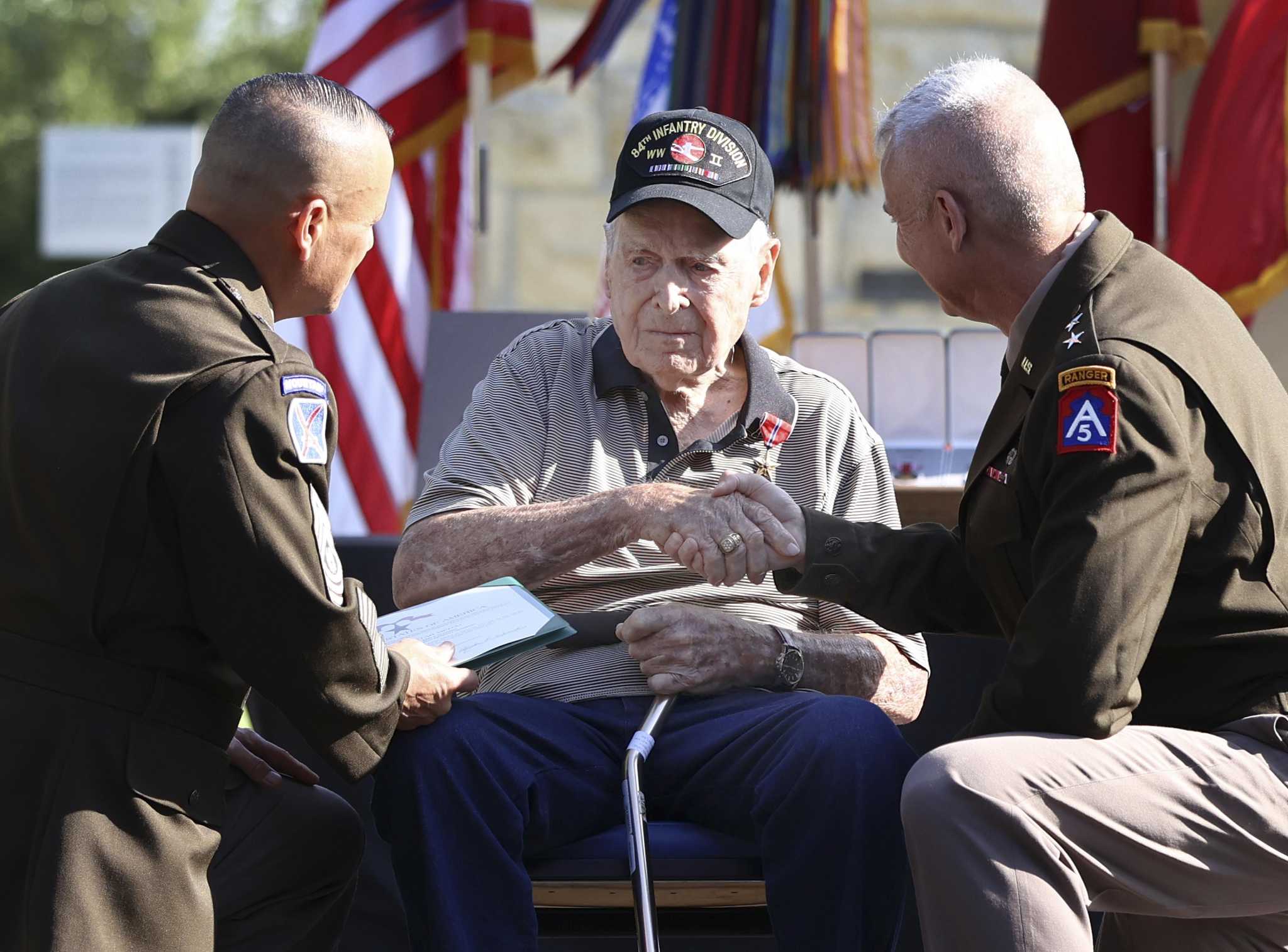 D-Day veteran gets medals — decades later — at San Antonio’s Fort Sam ...