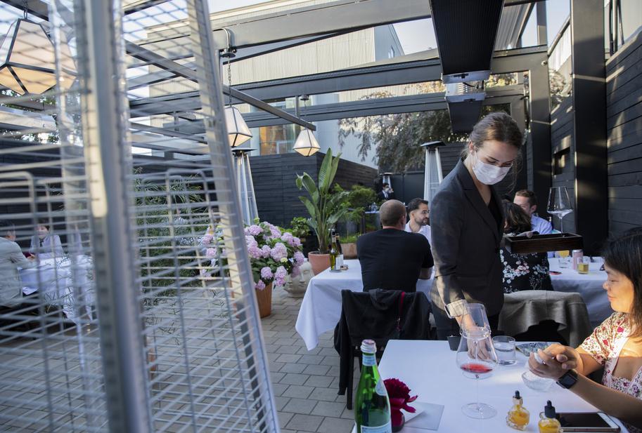 How the latest COVID surge is wreaking havoc on Bay Area restaurants — again - Vimarsana News