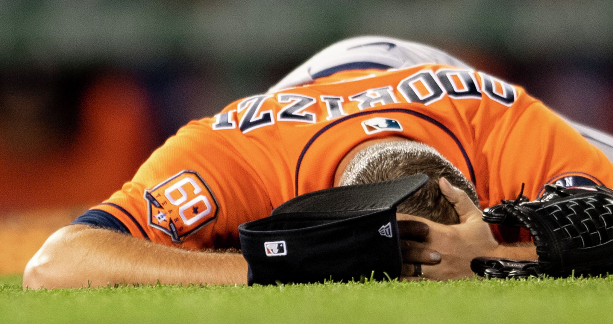 Houston Astros veteran Jake Odorizzi exits start on stretcher with lower  left leg discomfort - ESPN