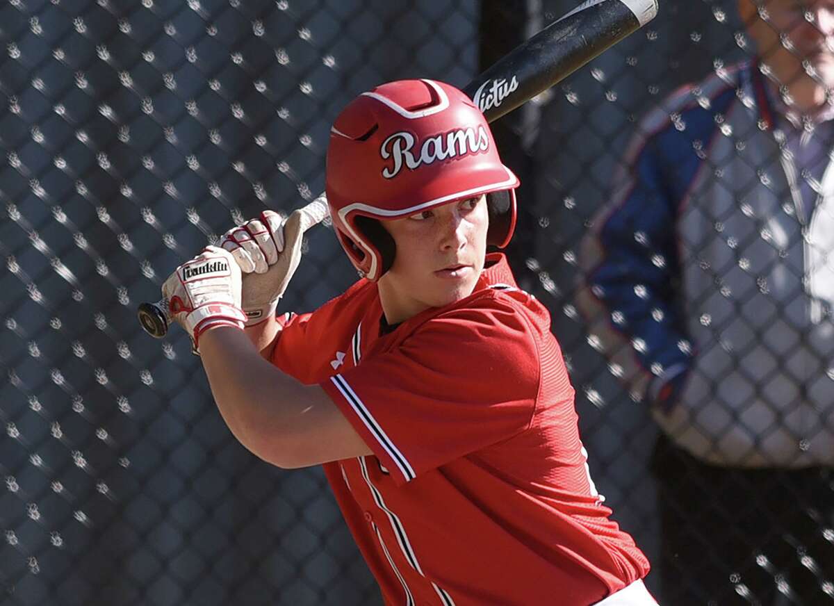 New Canaan's Henry Silva awaits a pitch during a baseball game against Darien on Monday, May 9, 2022.