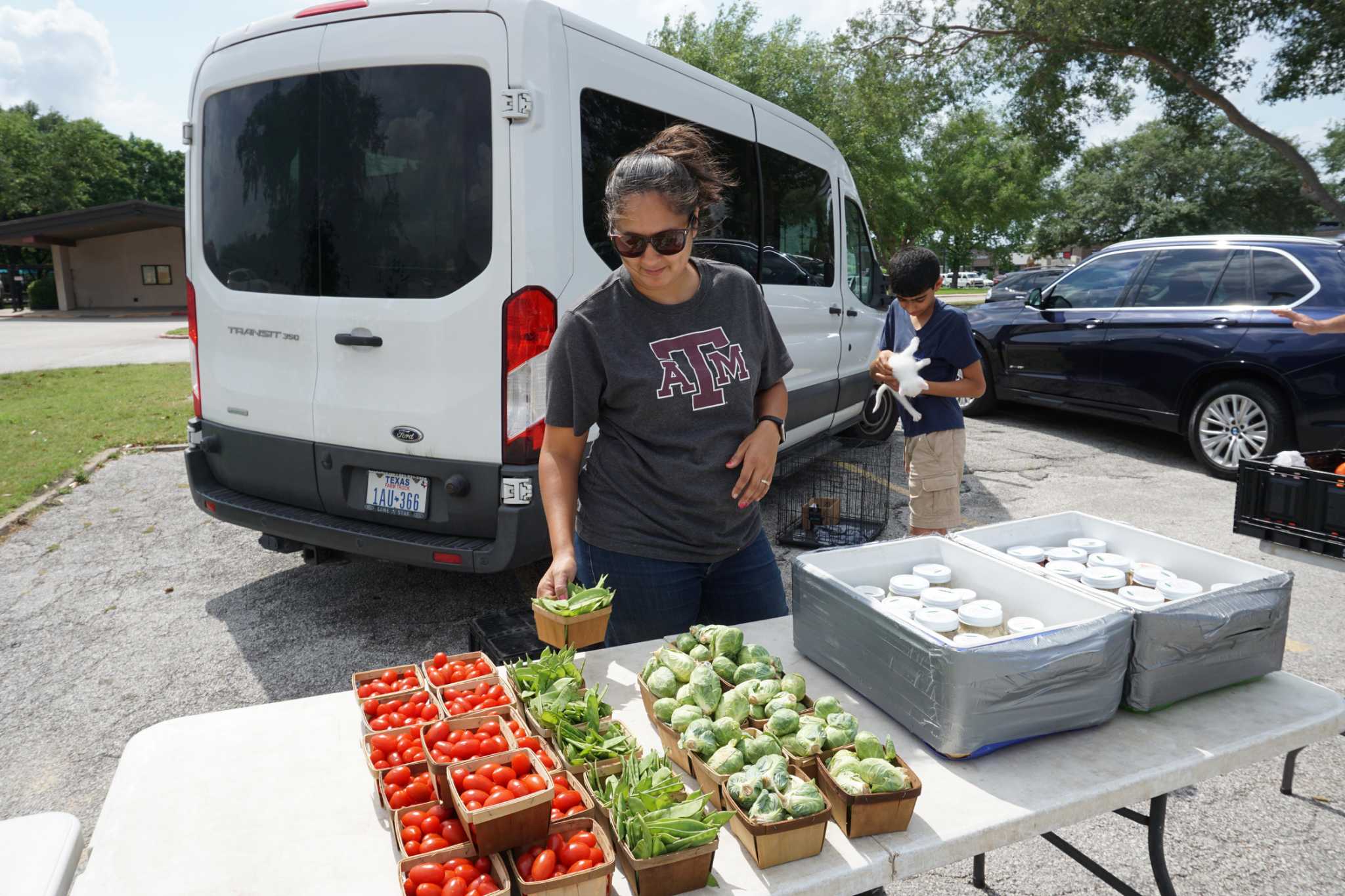Find a variety of farmfresh produce and unique produce every Thursday