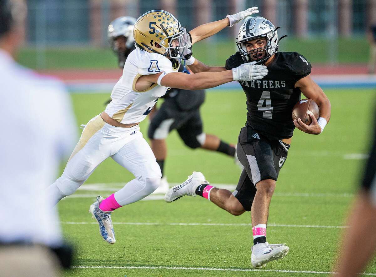 United South High School’s Brandon Benavides outruns Alexander High School Devan Ethridge, Friday, Oct. 8, 2021, at the UISD Student Activity Complex. Benavides was one of the first players to address the team following the cancelling of the spring game.