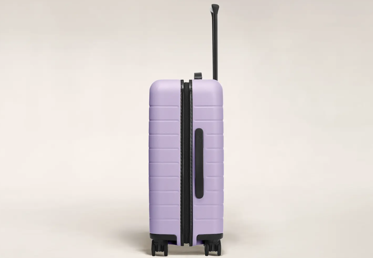 Product Review: Away Carry-On Luggage (& Comparison to MUJI 33L)
