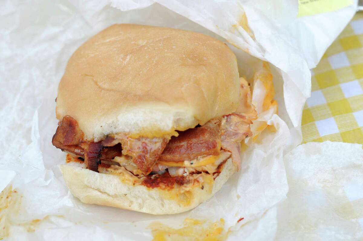 The best snacks and made to order food to eat at Buc ee’s