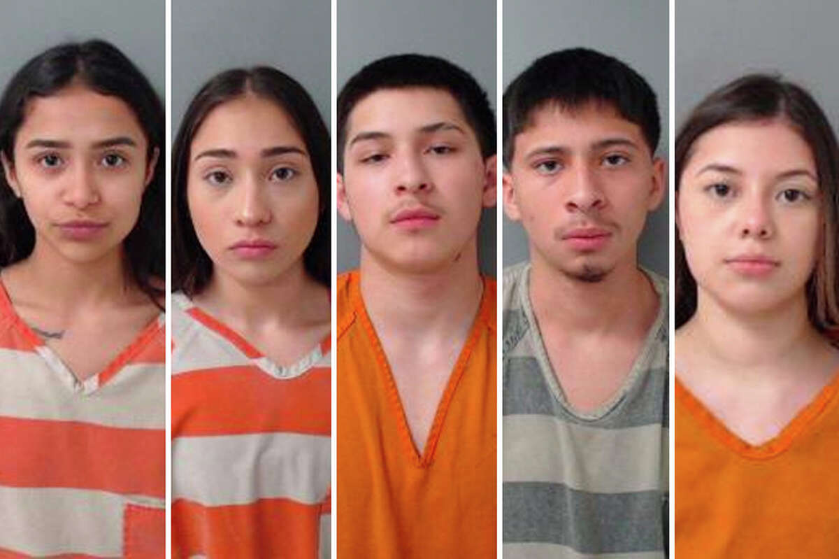 Five teens have been arrested for beating another female in south Laredo, according to authorities. Erik Ruiz, 17, Fernando Garcia, 17, Ashley Michelle Flores, 17, Alisty Vasquez, 18, and Lysha Joevette Arce, 19, were charged him with aggravated assault causes serious bodily injury