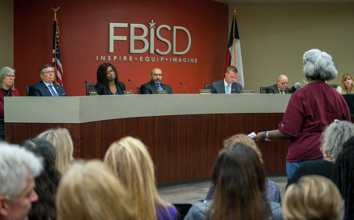 Trustees listen during the Fort Bend Independent School District school board meeting, Tuesday, Jan. 22, 2019 in Sugar Land.