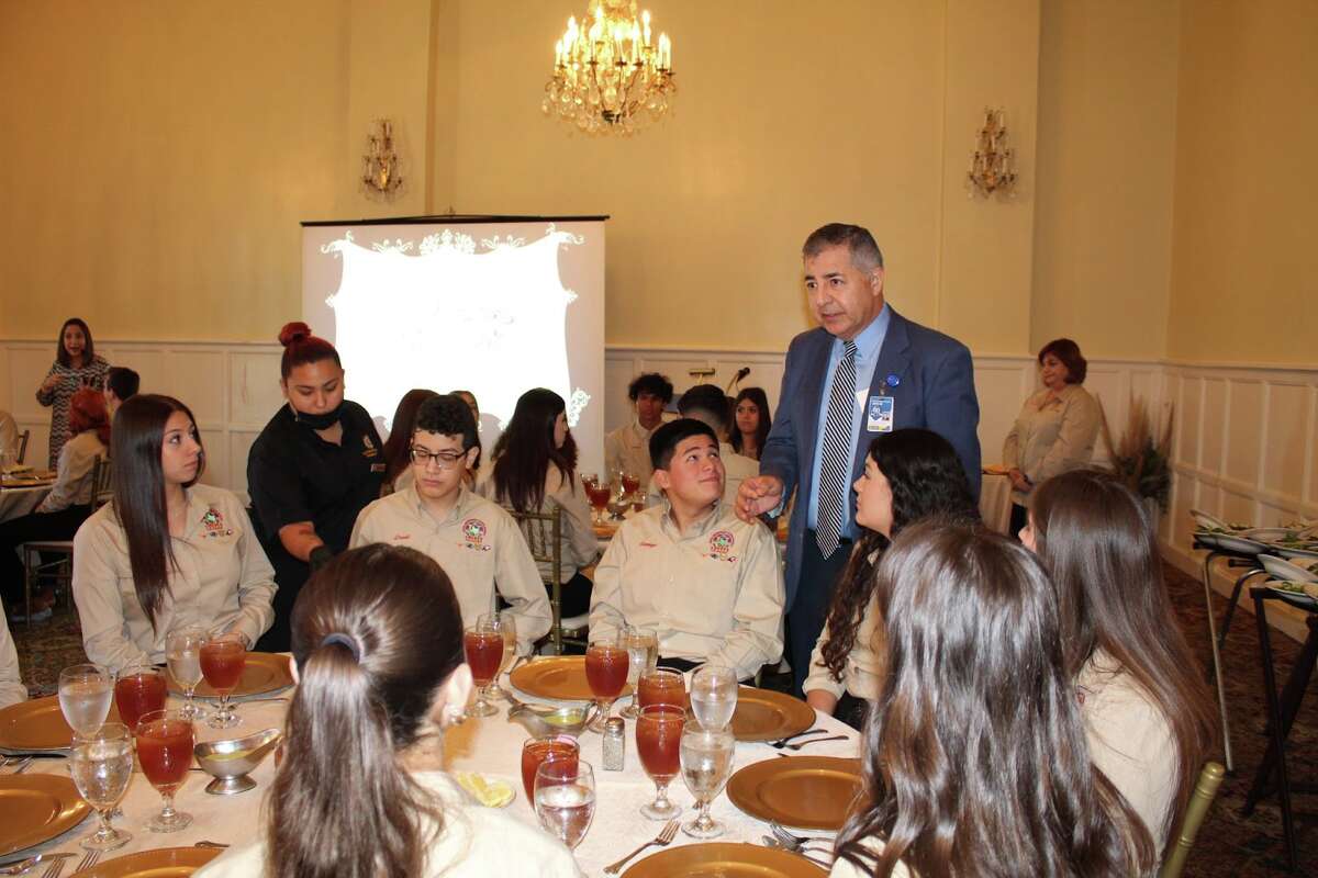 UISD Superintendent David Gonzalez and his Student Advisory Committee learned "The Rules of Etiquette" at a luncheon held at La Posada.