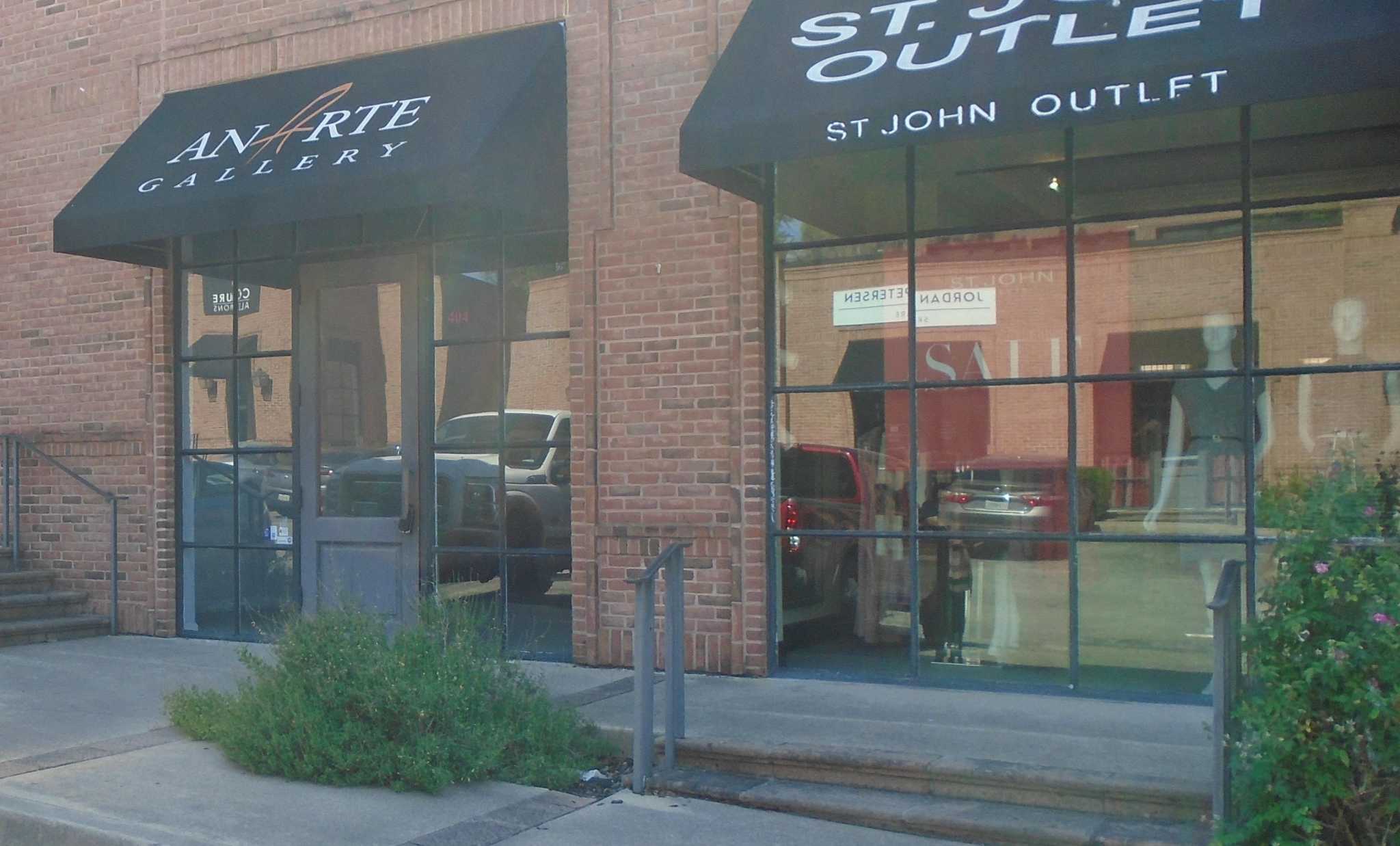 Alamo Heights art gallery vandalized, burglarized - Vimarsana News