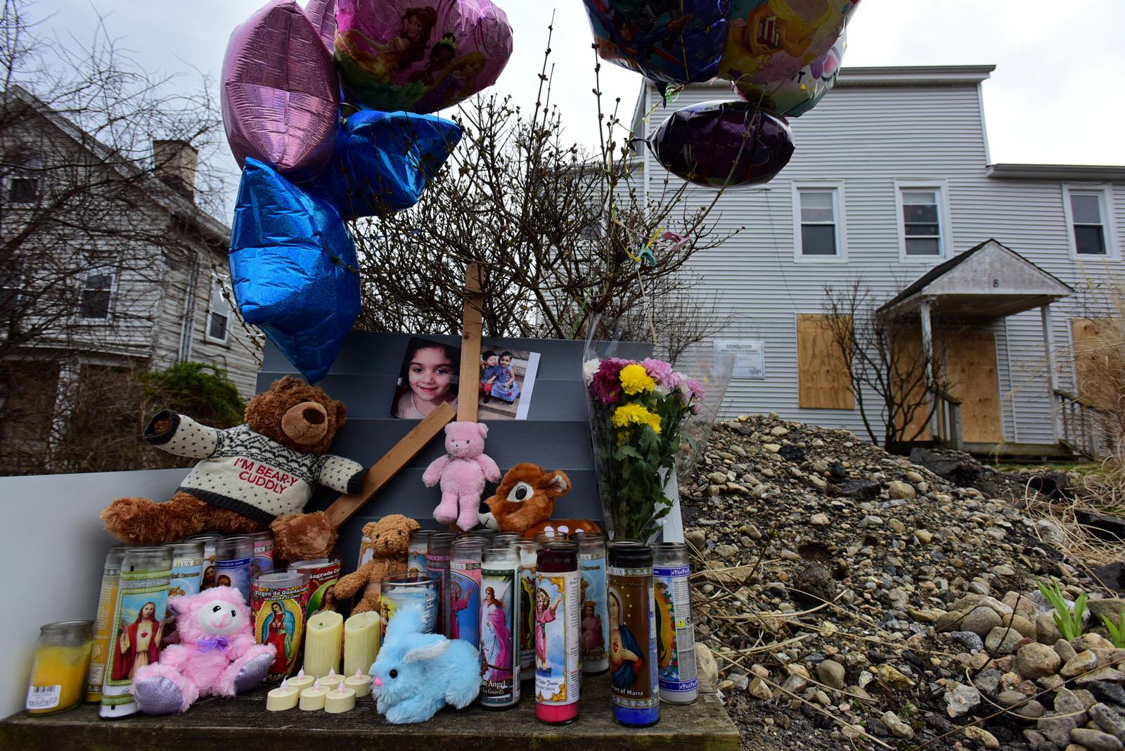 Years before double murder-suicide, Norwalk dad held knife to infant daughter's throat, restraining order shows - Vimarsana News