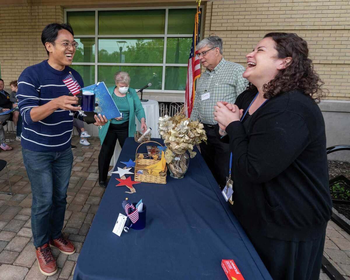 Immigrants Clifton ParkHalfmoon Library teaches English to