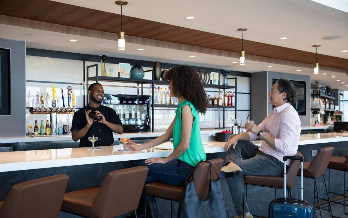 The staffed bar at the new United Club in Newark International Airport.