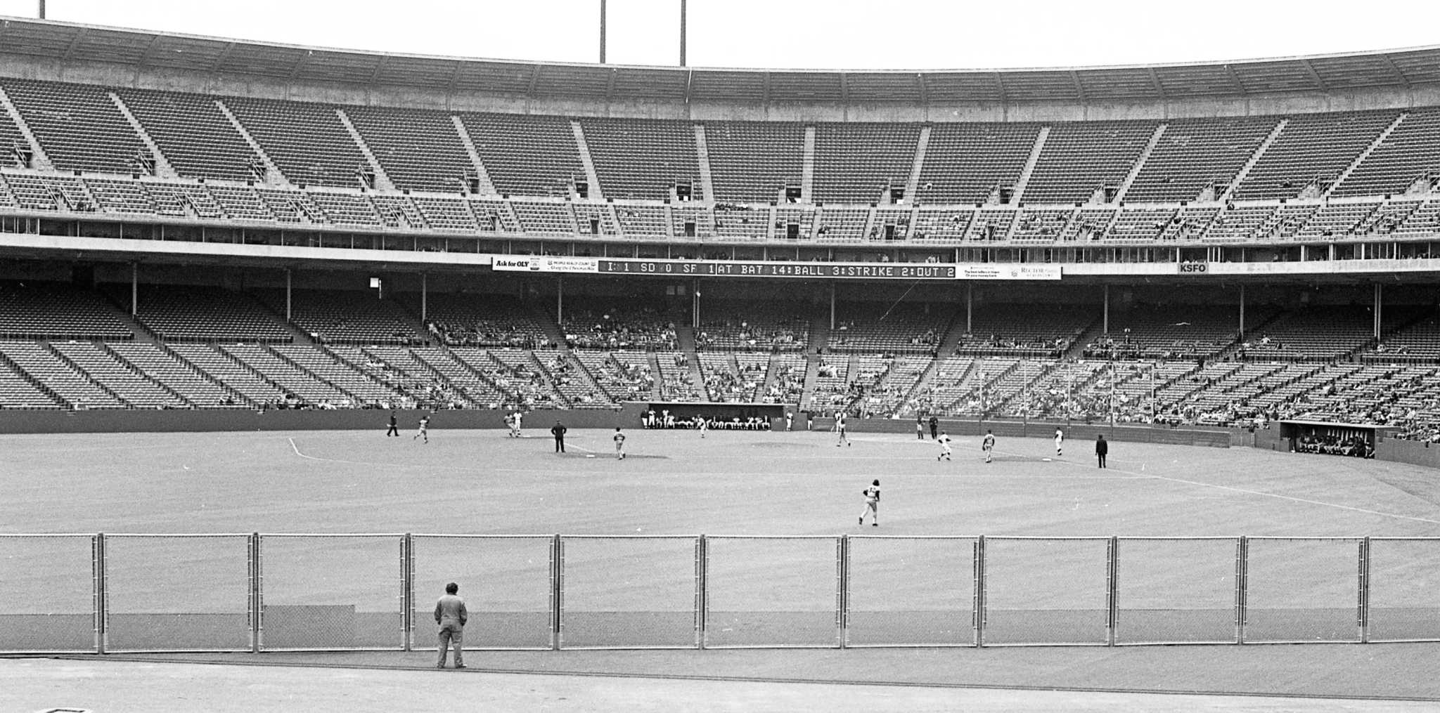 What was the smallest crowd in Bay Area sports history? (The 2022 A’s aren’t even close)